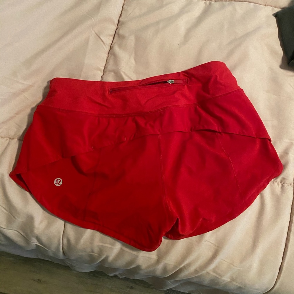 Lulemon Hotty Hot Short 2.5